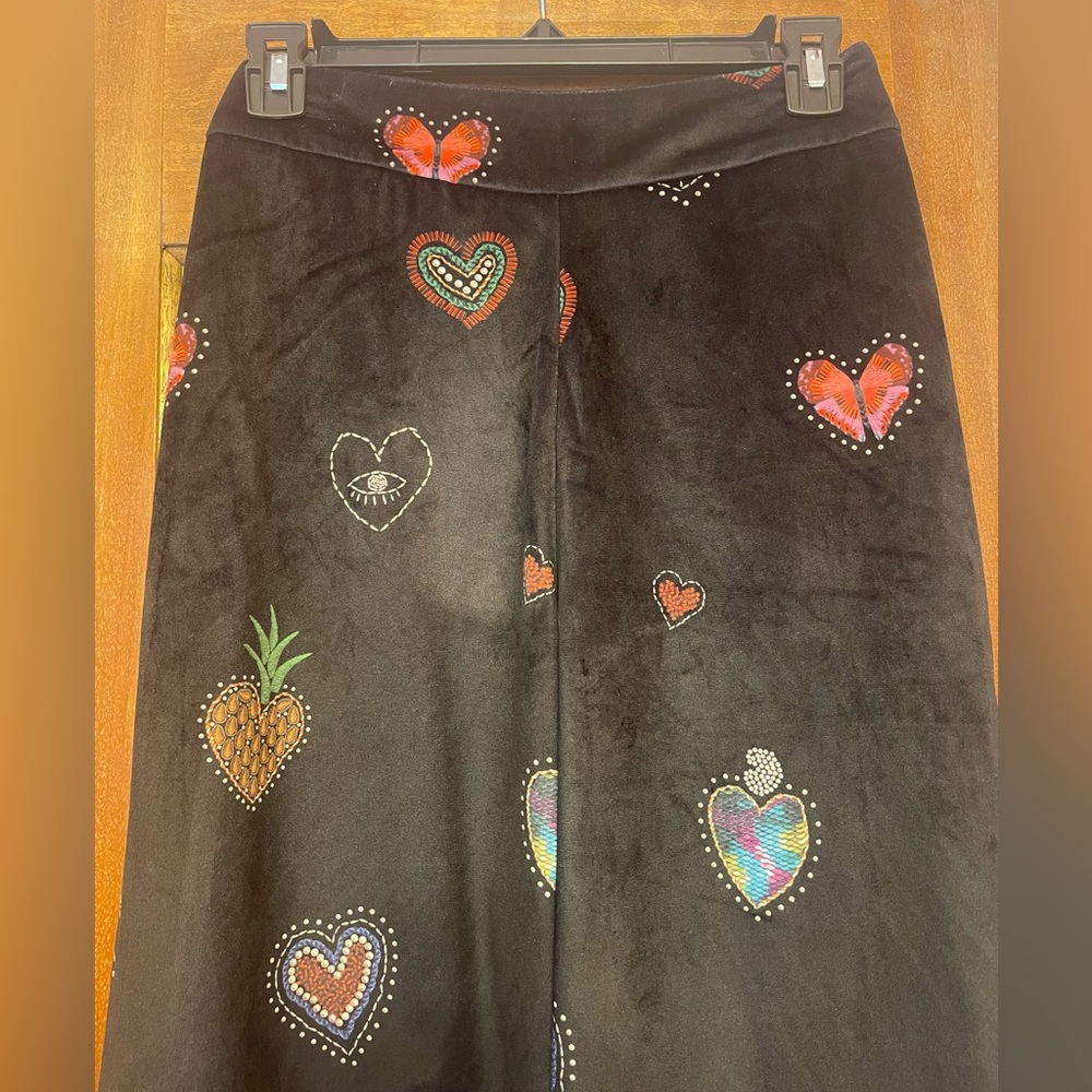 Farm Rio Benicia Wide Leg Black Velour Pull On Elastic Waist Pant Hearts Motif - Picture 2 of 12